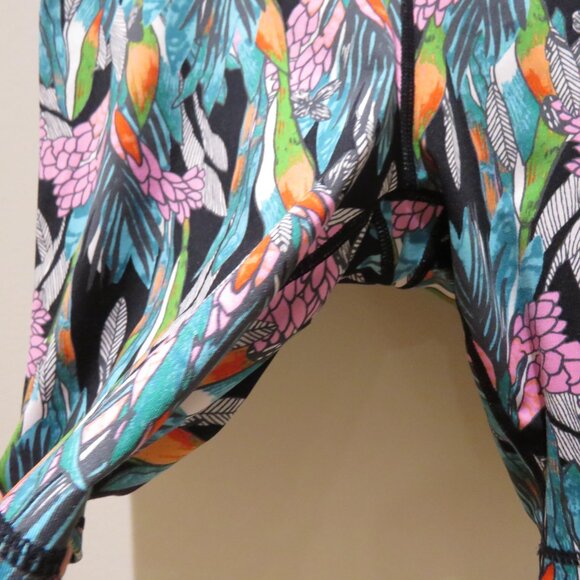 MINKPINK MOVE Tropical Leaf Print Bike Athleisure Gym Shorts Workout - Size M - Picture 6 of 13